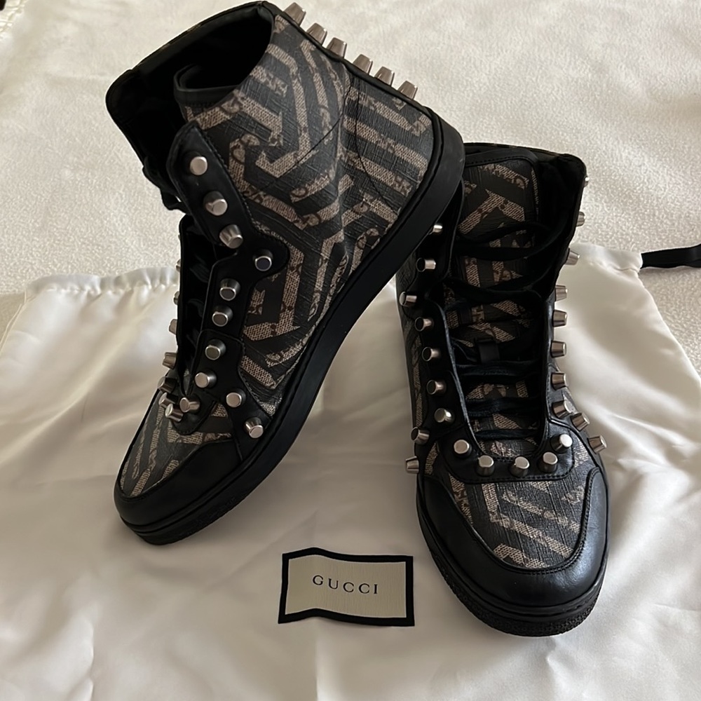 GUCCI Men’s Black Caleido high top with studs